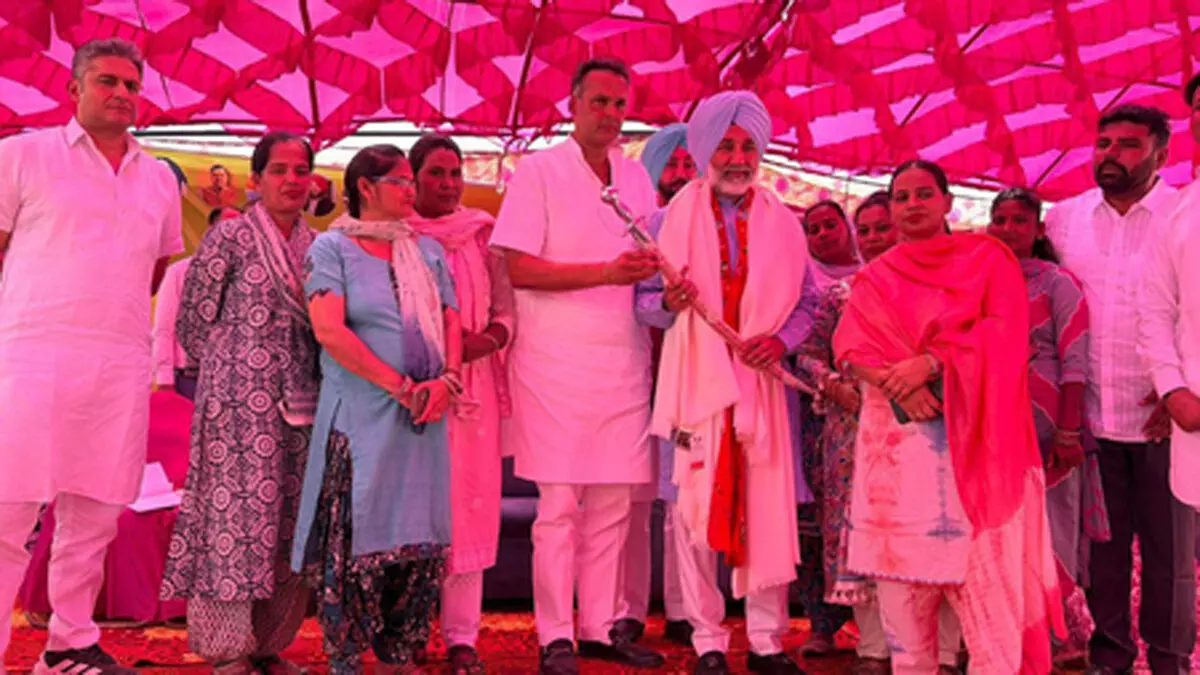 ग्रामीण अर्थव्यवस्था को बेहतर बनाने 324 लाख लखपति दीदियां अहम भूमिका निभा रही हैं: सतनाम सिंह संधू ग्रामीण अर्थव्यवस्था को बेहतर बनाने 324 लाख लखपति दीदियां अहम भूमिका निभा रही हैं: सतनाम सिंह संधू