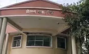 रांचीः कब्र से शव निकालते ही खुला मर्डर का राज, मां की हत्या में बेटी समेत तीन गिरफ्तार रांचीः कब्र से शव निकालते ही खुला मर्डर का राज, मां की हत्या में बेटी समेत तीन गिरफ्तार
