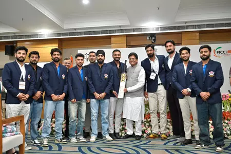 जम्मू-कश्मीर क्रिकेट टीम ने पीयूष गोयल को भेंट किया जीआई-टैग वाला विलो बैट जम्मू-कश्मीर क्रिकेट टीम ने पीयूष गोयल को भेंट किया जीआई-टैग वाला विलो बैट