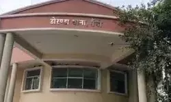 रांचीः कब्र से शव निकालते ही खुला मर्डर का राज, मां की हत्या में बेटी समेत तीन गिरफ्तार रांचीः कब्र से शव निकालते ही खुला मर्डर का राज, मां की हत्या में बेटी समेत तीन गिरफ्तार