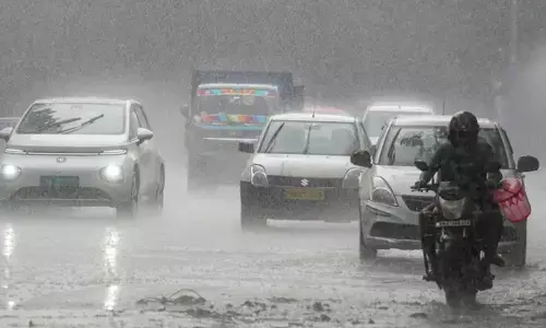 गर्मी से मिलेगी राहत! दिल्ली में अगले 48 घंटे बारिश का अलर्ट, जम्मू-हिमाचल में बर्फबारी; जानें 15 राज्यों का हाल