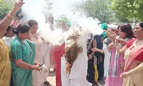 भिवानी में नारी शक्ति जन आक्रोश सम्मेलन, कांग्रेस का पुतला फूंका भिवानी में नारी शक्ति जन आक्रोश सम्मेलन, कांग्रेस का पुतला फूंका
