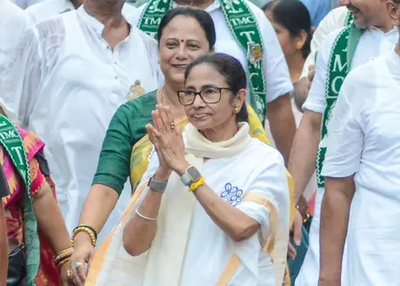 बंगाल एग्जिट पोल: टीएमसी और भाजपा में कांटे की टक्कर, जानें किसकी बनेगी सरकार? बंगाल एग्जिट पोल: टीएमसी और भाजपा में कांटे की टक्कर, जानें किसकी बनेगी सरकार?