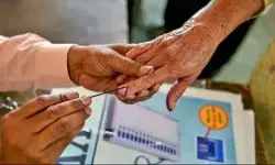 बंगाल विधानसभा चुनाव: सुबह 9 बजे तक हुआ 18.39% मतदान, नदिया में बीजेपी के पोलिंग एजेंट पर हमला बंगाल विधानसभा चुनाव: सुबह 9 बजे तक हुआ 18.39% मतदान, नदिया में बीजेपी के पोलिंग एजेंट पर हमला