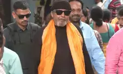 अभिनेता और भाजपा नेता मिथुन चक्रवर्ती ने डाला वोट, कहा, बंगाल में परिवर्तन की बाढ़ आने वाली है अभिनेता और भाजपा नेता मिथुन चक्रवर्ती ने डाला वोट, कहा, बंगाल में परिवर्तन की बाढ़ आने वाली है