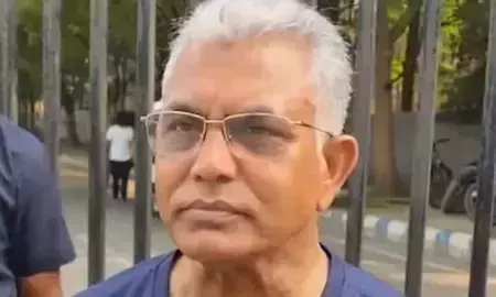 बंगाल में दूसरे चरण की 142 सीटों पर मतदान शुरू, दिलीप घोष ने जताया केंद्रीय बलों पर शांति से चुनाव कराने का भरोसा बंगाल में दूसरे चरण की 142 सीटों पर मतदान शुरू, दिलीप घोष ने जताया केंद्रीय बलों पर शांति से चुनाव कराने का भरोसा