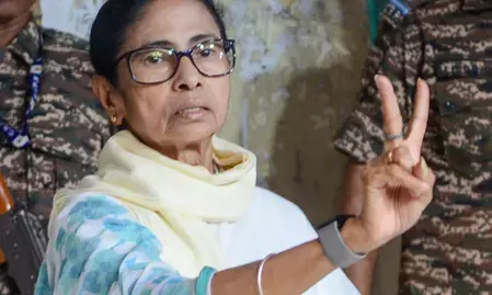 पश्चिम बंगाल एग्जिट पोल: बंगाल में ममता की वापसी के संकेत, 159 सीटों पर जीत की उम्मीद पश्चिम बंगाल एग्जिट पोल: बंगाल में ममता की वापसी के संकेत, 159 सीटों पर जीत की उम्मीद