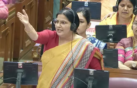 आधी आबादी को मिले पूरा हक: महिला आरक्षण पर मुखर हुईं मंत्री रजनी तिवारी, गिनाईं नारी शक्ति की उपलब्धियां आधी आबादी को मिले पूरा हक: महिला आरक्षण पर मुखर हुईं मंत्री रजनी तिवारी, गिनाईं नारी शक्ति की उपलब्धियां