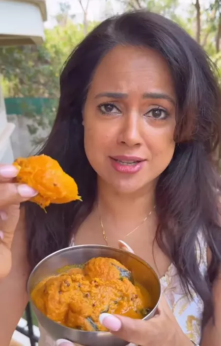 समीरा रेड्डी ने बताया जंगली आम का अनोखा इस्तेमाल, मिनटों में तैयार करें खास डिश समीरा रेड्डी ने बताया जंगली आम का अनोखा इस्तेमाल, मिनटों में तैयार करें खास डिश