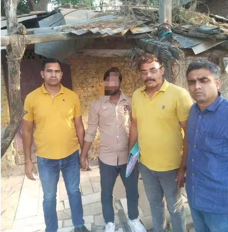 दिल्ली के शाहदरा में 2 किलो ड्रग्स के साथ तीन गिरफ्तार दिल्ली के शाहदरा में 2 किलो ड्रग्स के साथ तीन गिरफ्तार