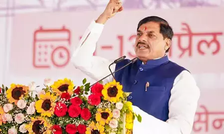 गुजरात की तरह समृद्धि के पथ पर मध्य प्रदेश : सीएम मोहन यादव गुजरात की तरह समृद्धि के पथ पर मध्य प्रदेश : सीएम मोहन यादव