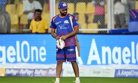 तेजी से रिकवरी कर रहे रोहित, सीएसके के खिलाफ खेलने का फैसला मैच के दिन होगा: जयवर्धने तेजी से रिकवरी कर रहे रोहित, सीएसके के खिलाफ खेलने का फैसला मैच के दिन होगा: जयवर्धने