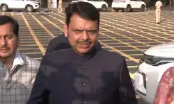 महाराष्ट्र दिवस पर सीएम फडणवीस ने संयुक्त आंदोलन के लिए जान कुर्बान करने वालों को दी श्रद्धांजलि महाराष्ट्र दिवस पर सीएम फडणवीस ने संयुक्त आंदोलन के लिए जान कुर्बान करने वालों को दी श्रद्धांजलि
