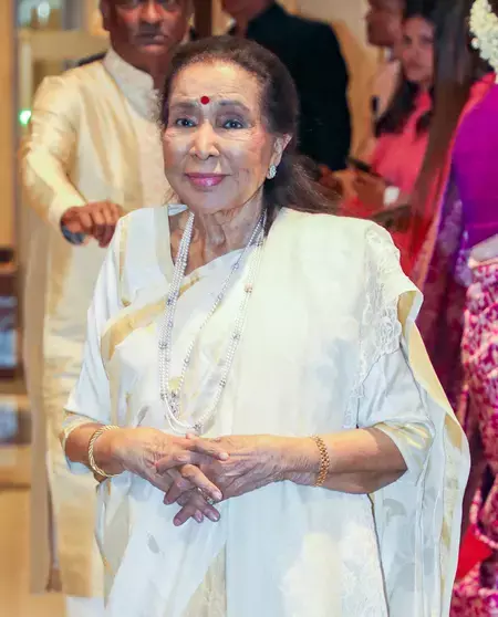 आशा भोंसले के सम्मान में सरकार ने बरेली में लगाया 14 फीट का झुमका: मनोज मुंतशिर का दिलचस्प खुलासा आशा भोंसले के सम्मान में सरकार ने बरेली में लगाया 14 फीट का झुमका: मनोज मुंतशिर का दिलचस्प खुलासा