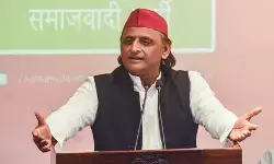 यूपी में गिरगिट पर घमासान: CM योगी के बयान पर अखिलेश का पलटवार- असली रंग तो भाजपा वाले बदलते हैं यूपी में गिरगिट पर घमासान: CM योगी के बयान पर अखिलेश का पलटवार- असली रंग तो भाजपा वाले बदलते हैं