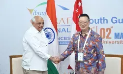 वीजीआरसी सूरत: मुख्यमंत्री भूपेंद्र पटेल ने सिंगापुर के उच्चायुक्त साइमन वोंग से की मुलाकात वीजीआरसी सूरत: मुख्यमंत्री भूपेंद्र पटेल ने सिंगापुर के उच्चायुक्त साइमन वोंग से की मुलाकात