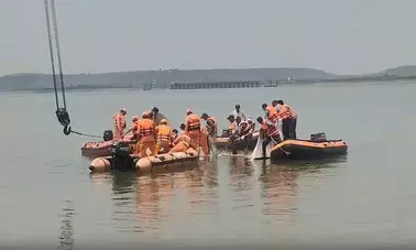 बरगी बांध हादसा: मृतकों की संख्या को लेकर स्थिति स्पष्ट नहीं, सवालों के घेरे में प्रशासन बरगी बांध हादसा: मृतकों की संख्या को लेकर स्थिति स्पष्ट नहीं, सवालों के घेरे में प्रशासन