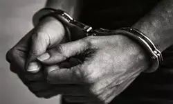 रियासी पुलिस ने अवैध शराब के साथ एक व्यक्ति को गिरफ्तार किया, मामला दर्ज रियासी पुलिस ने अवैध शराब के साथ एक व्यक्ति को गिरफ्तार किया, मामला दर्ज