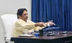 कमर्शियल सिलेंडर रेट बढ़ने पर मायावती बोलीं, महंगाई से कराह रही जनता पर एक और चोट कमर्शियल सिलेंडर रेट बढ़ने पर मायावती बोलीं, महंगाई से कराह रही जनता पर एक और चोट