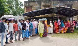 पश्चिम बंगाल में 15 बूथों पर हुए पुनर्मतदान में 90.61 प्रतिशत हुई वोटिंग पश्चिम बंगाल में 15 बूथों पर हुए पुनर्मतदान में 90.61 प्रतिशत हुई वोटिंग