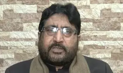 खुले में नमाज पर इलाहाबाद हाईकोर्ट के फैसले पर सियासी बवाल, शिया बोर्ड ने जताई आपत्ति खुले में नमाज पर इलाहाबाद हाईकोर्ट के फैसले पर सियासी बवाल, शिया बोर्ड ने जताई आपत्ति