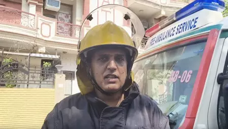 विवेक विहार अग्निकांड : ग्रिल लगी होने से रेस्क्यू में आई दिक्कत, फायर ऑफिसर मुकेश वर्मा का बयान विवेक विहार अग्निकांड : ग्रिल लगी होने से रेस्क्यू में आई दिक्कत, फायर ऑफिसर मुकेश वर्मा का बयान