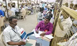 तमिलनाडु चुनाव: कल आने वाले नतीजों से पहले मतगणना केंद्रों पर 18,000 पुलिसकर्मी तैनात तमिलनाडु चुनाव: कल आने वाले नतीजों से पहले मतगणना केंद्रों पर 18,000 पुलिसकर्मी तैनात