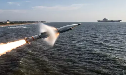 1500KM रेंज, आवाज से 10 गुना तेज रफ्तार; भारत ने युद्धपोत किलर मिसाइल का सफल परीक्षण किया 1500KM रेंज, आवाज से 10 गुना तेज रफ्तार; भारत ने युद्धपोत किलर मिसाइल का सफल परीक्षण किया