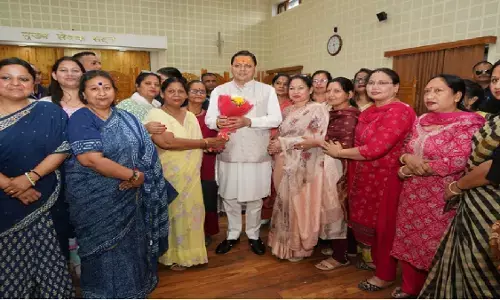 सीएम धामी ने सुनी जनसमस्याएं, अधिकारियों को त्वरित समाधान और निगरानी के दिए निर्देश सीएम धामी ने सुनी जनसमस्याएं, अधिकारियों को त्वरित समाधान और निगरानी के दिए निर्देश