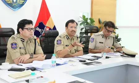 हैदराबाद पुलिस आयुक्त ने गौ रक्षकों को कानून अपने हाथ में न लेने की चेतावनी दी