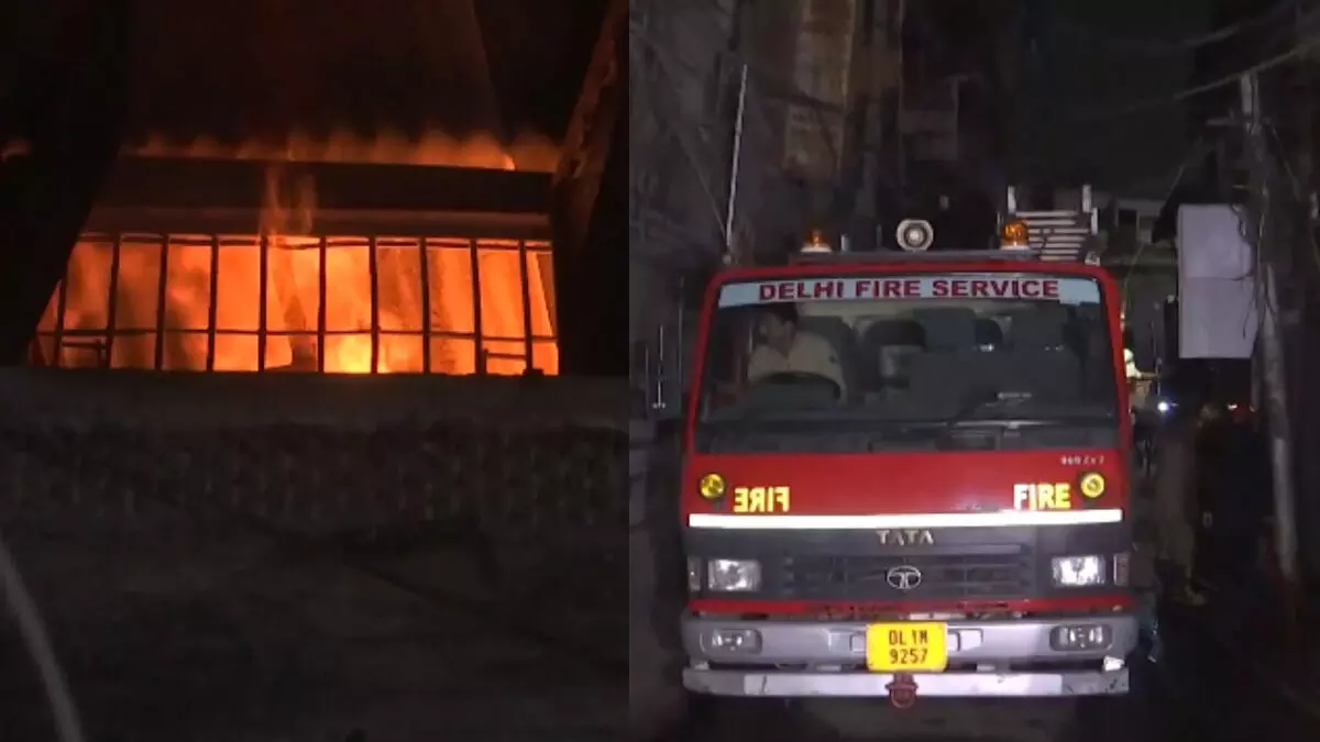 पुरानी दिल्ली के चावड़ी बाजार में कार्ड के गोदाम में भीषण आग, इलाके में मचा हड़कंप पुरानी दिल्ली के चावड़ी बाजार में कार्ड के गोदाम में भीषण आग, इलाके में मचा हड़कंप