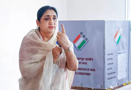 बारामती में सुनेत्रा पवार सबसे आगे, अब तक की गिनती में उन्हें सबसे अधिक वोट मिले बारामती में सुनेत्रा पवार सबसे आगे, अब तक की गिनती में उन्हें सबसे अधिक वोट मिले