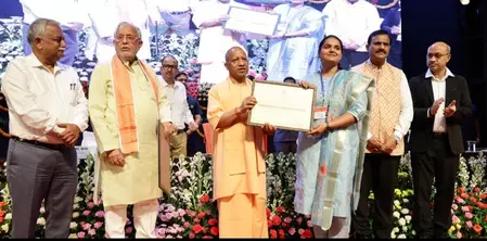 बिना बैंक से कर्ज लिए 4,200 करोड़ की गंगा एक्सप्रेस-वे परियोजना पूरी: सीएम योगी बिना बैंक से कर्ज लिए 4,200 करोड़ की गंगा एक्सप्रेस-वे परियोजना पूरी: सीएम योगी