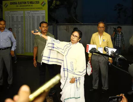 सत्ता तो छोड़िए, सीट तक नहीं बचा पाईं ममता बनर्जी, भवानीपुर में सुवेंदु ने दोहराया नंदीग्राम पार्ट-2 सत्ता तो छोड़िए, सीट तक नहीं बचा पाईं ममता बनर्जी, भवानीपुर में सुवेंदु ने दोहराया नंदीग्राम पार्ट-2