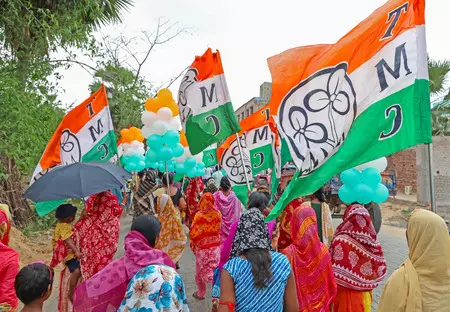 बंगाल चुनाव परिणाम: बिष्णुपुर (एससी) से टीएमसी के दिलीप मंडल जीते, भाजपा उम्मीदवार अभिजीत सरदार हारे बंगाल चुनाव परिणाम: बिष्णुपुर (एससी) से टीएमसी के दिलीप मंडल जीते, भाजपा उम्मीदवार अभिजीत सरदार हारे