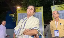 ममता बनर्जी की कार्यकर्ताओं से अपील, कहा-भाजपा के इशारे पर हो रही है लोड-शेडिंग, मतगणना केंद्रों पर रखें पैनी नजर ममता बनर्जी की कार्यकर्ताओं से अपील, कहा-भाजपा के इशारे पर हो रही है लोड-शेडिंग, मतगणना केंद्रों पर रखें पैनी नजर