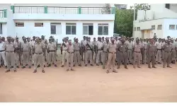 तमिलनाडु में फैसले का इंतजार, कड़ी सुरक्षा के बीच शुरू हुई वोटों की गिनती तमिलनाडु में फैसले का इंतजार, कड़ी सुरक्षा के बीच शुरू हुई वोटों की गिनती