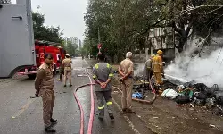गाजियाबाद: वसुंधरा की झुग्गियों में लगी भीषण आग, आसमान में उठा धुएं का गुबार; दमकल की तत्परता से टला बड़ा हादसा गाजियाबाद: वसुंधरा की झुग्गियों में लगी भीषण आग, आसमान में उठा धुएं का गुबार; दमकल की तत्परता से टला बड़ा हादसा