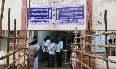 मतगणना शुरू, तमिलनाडु का फैसला कई राजनीतिक कारकों पर निर्भर मतगणना शुरू, तमिलनाडु का फैसला कई राजनीतिक कारकों पर निर्भर