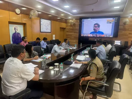 झारखंड: अपराध और नशीले पदार्थों के कारोबार पर सख्ती से रोक लगाएं, सीएम सोरेन ने दिए निर्देश झारखंड: अपराध और नशीले पदार्थों के कारोबार पर सख्ती से रोक लगाएं, सीएम सोरेन ने दिए निर्देश