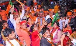 पश्चिम बंगाल 2026 चुनाव परिणामों में BJP की प्रचंड जीत..TMC के 35 में से 22 मंत्रियों की करारी हार