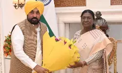 पंजाब के मुख्यमंत्री भगवंत सिंह मान ने राष्ट्रपति से की मुलाकात, ‘पंजाब के गद्दार’ राज्यसभा सदस्यों की सदस्यता रद्द करने की मांग की पंजाब के मुख्यमंत्री भगवंत सिंह मान ने राष्ट्रपति से की मुलाकात, ‘पंजाब के गद्दार’ राज्यसभा सदस्यों की सदस्यता रद्द करने की मांग की