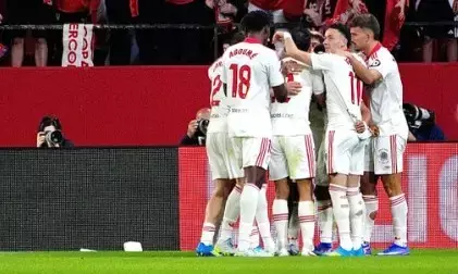 सेविला ने रियल सोसिएदाद को 1-0 से हराया, एलेक्सिस सांचेज ने दागा एकमात्र गोल सेविला ने रियल सोसिएदाद को 1-0 से हराया, एलेक्सिस सांचेज ने दागा एकमात्र गोल