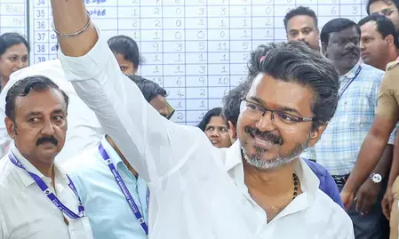 तमिलनाडु में पेंच फंसा: विजय को नहीं मिलेगा DMK सहयोगियों का साथ, क्या बनेगी अल्पमत सरकार?