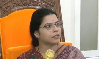 मुंबई की मेयर ने फर्जी जन्म प्रमाण पत्र घोटाले में शामिल दोषियों पर एफआईआर दर्ज करने का दिया आदेश मुंबई की मेयर ने फर्जी जन्म प्रमाण पत्र घोटाले में शामिल दोषियों पर एफआईआर दर्ज करने का दिया आदेश
