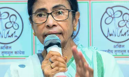 हार के बाद भी ममता बनर्जी का इस्तीफा देने से इनकार, अब इंडिया को करेंगी मजबूत हार के बाद भी ममता बनर्जी का इस्तीफा देने से इनकार, अब इंडिया को करेंगी मजबूत