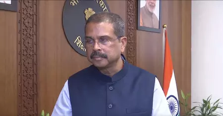 ममता बनर्जी के इस्तीफे से इनकार पर धर्मेंद्र प्रधान का तंज, कहा- बंगाल में लोकतंत्र को बंदूक की नोक पर रखा जा रहा ममता बनर्जी के इस्तीफे से इनकार पर धर्मेंद्र प्रधान का तंज, कहा- बंगाल में लोकतंत्र को बंदूक की नोक पर रखा जा रहा