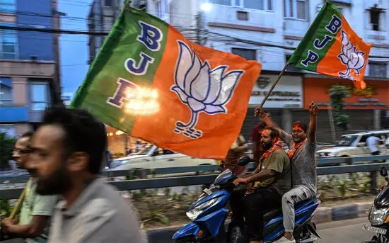 बंगाल में मनोविकृति के लक्षण सड़क पर बंगाल में मनोविकृति के लक्षण सड़क पर
