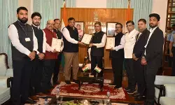 बंगाल में नई सरकार की संवैधानिक प्रक्रिया शुरू, आयोग ने राज्यपाल को सौंपी 293 विजयी उम्मीदवारों की सूची बंगाल में नई सरकार की संवैधानिक प्रक्रिया शुरू, आयोग ने राज्यपाल को सौंपी 293 विजयी उम्मीदवारों की सूची