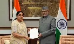महाराष्ट्र की उपमुख्यमंत्री सुनेत्रा पवार का राज्यसभा से इस्तीफा, उपराष्ट्रपति ने किया मंजूर महाराष्ट्र की उपमुख्यमंत्री सुनेत्रा पवार का राज्यसभा से इस्तीफा, उपराष्ट्रपति ने किया मंजूर